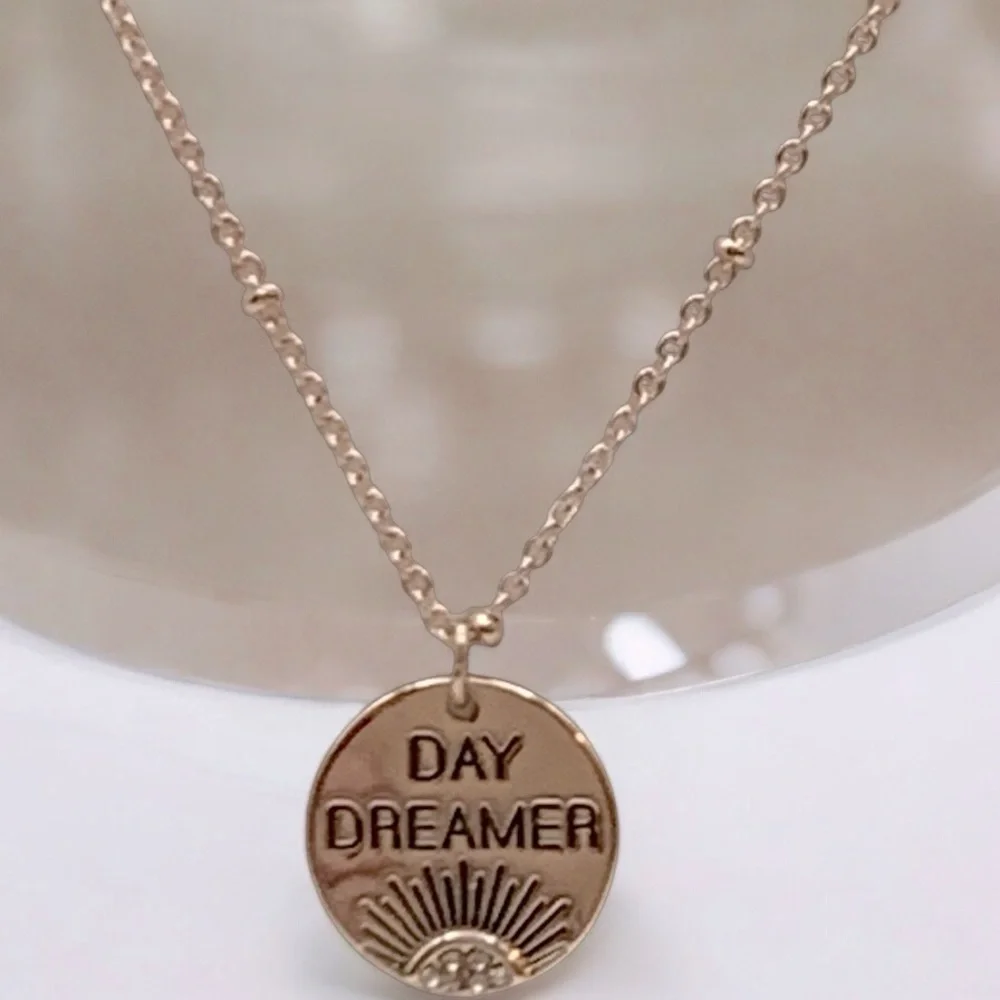 Signed LC Lauren Conrad Gold Plated Round Day Dreamer Pendant Necklace - Picture 5 of 7